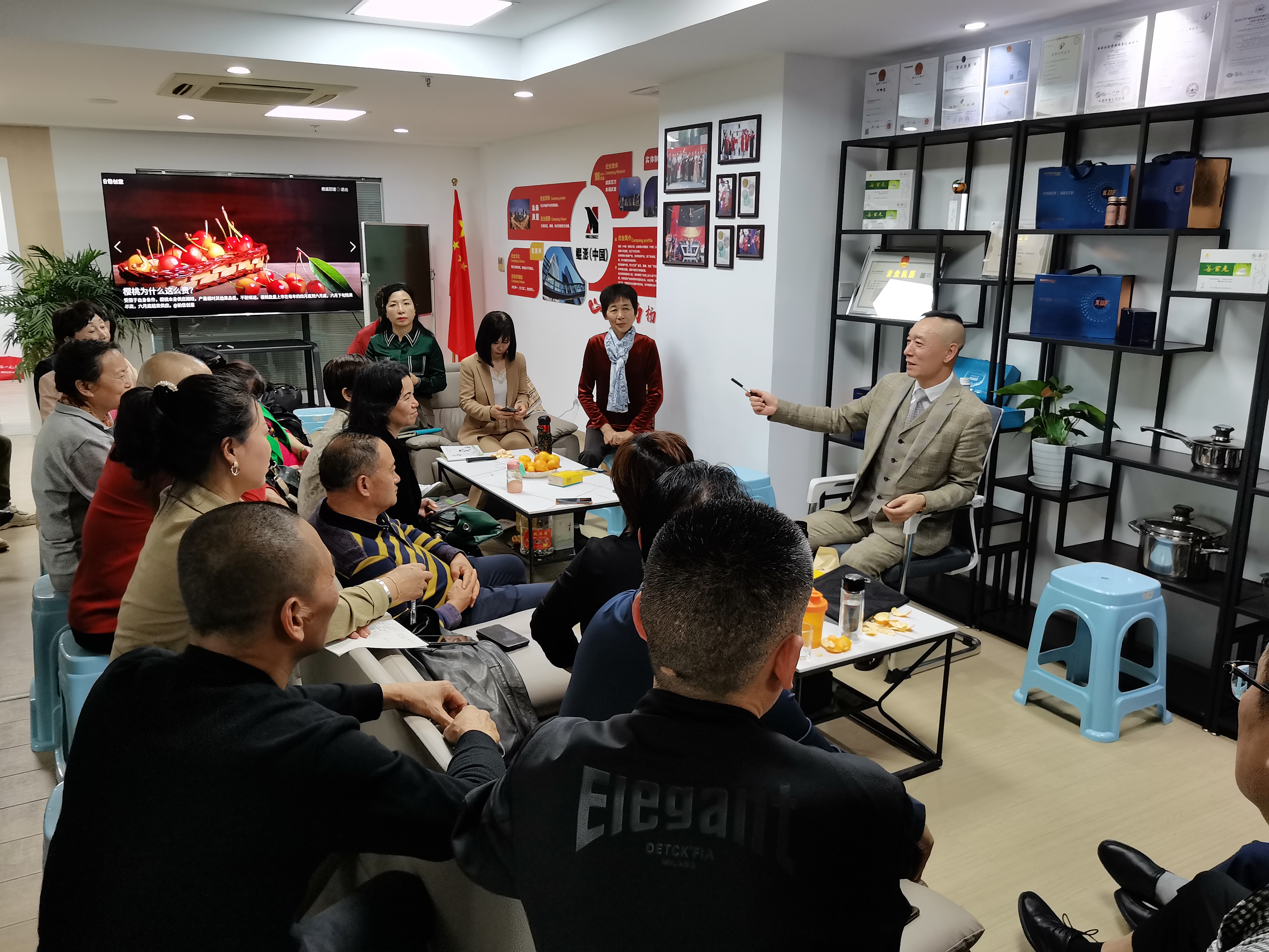 率先垂范，深入一线—鲲澎实业大中华区董事局主席庄日春先生亲临市场一线考察指导